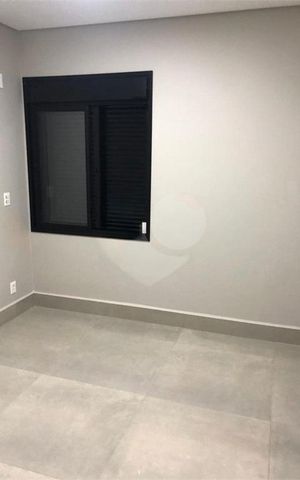 Casa de condomínio à venda com 160m², 3 quartos e 4 vagas