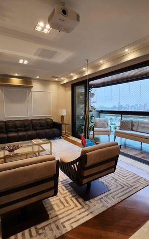 Apartamento à venda com 300m², 4 quartos e 5 vagas Apartamento à venda com 300m², 4 quartos e 5 vagasSala