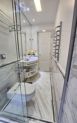 Apartamento à venda com 300m², 4 quartos e 5 vagas Apartamento à venda com 300m², 4 quartos e 5 vagasBanheiro