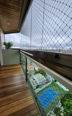 Apartamento à venda com 300m², 4 quartos e 5 vagas Apartamento à venda com 300m², 4 quartos e 5 vagasVaranda