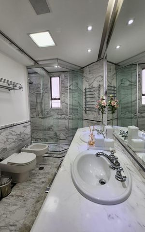 Apartamento à venda com 300m², 4 quartos e 5 vagas Apartamento à venda com 300m², 4 quartos e 5 vagasBanheiro