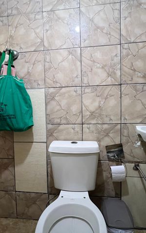 Casa à venda com 90m², 3 quartos e 1 vaga Casa à venda com 90m², 3 quartos e 1 vagaBanheiro Social