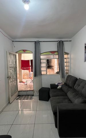 Casa à venda com 90m², 3 quartos e 1 vaga Casa à venda com 90m², 3 quartos e 1 vagaSala