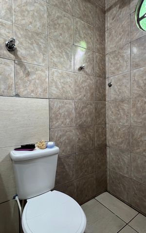 Casa à venda com 90m², 3 quartos e 1 vaga Casa à venda com 90m², 3 quartos e 1 vagaBanheiro da Suíte