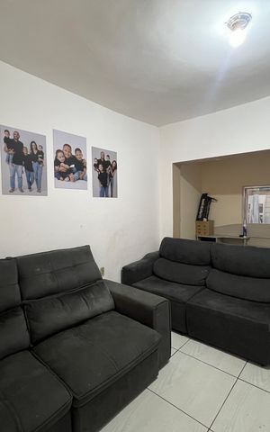 Casa à venda com 90m², 3 quartos e 1 vaga Casa à venda com 90m², 3 quartos e 1 vagaSala