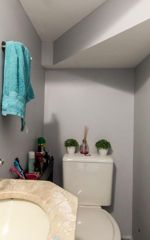 Casa de condomínio à venda com 120m², 3 quartos e 4 vagas Casa de condomínio à venda com 120m², 3 quartos e 4 vagasLavabo