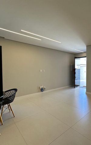 Casa à venda com 138m², 3 quartos e 2 vagas Casa à venda com 138m², 3 quartos e 2 vagasSala
