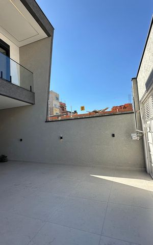 Casa à venda com 138m², 3 quartos e 2 vagas Casa à venda com 138m², 3 quartos e 2 vagasGaragem
