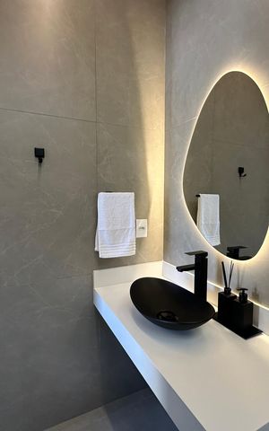 Casa à venda com 138m², 3 quartos e 2 vagas Casa à venda com 138m², 3 quartos e 2 vagasBanheiro da Suíte