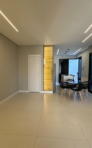 Casa à venda com 138m², 3 quartos e 2 vagas Casa à venda com 138m², 3 quartos e 2 vagasSala