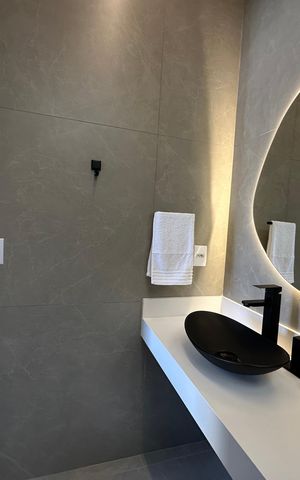 Casa à venda com 138m², 3 quartos e 2 vagas Casa à venda com 138m², 3 quartos e 2 vagasBanheiro da Suíte