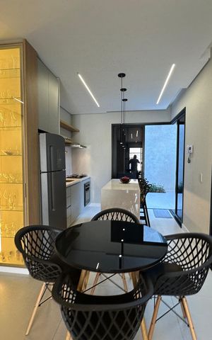 Casa à venda com 138m², 3 quartos e 2 vagas Casa à venda com 138m², 3 quartos e 2 vagasCozinha