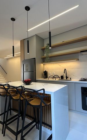 Casa à venda com 138m², 3 quartos e 2 vagas Casa à venda com 138m², 3 quartos e 2 vagasCozinha