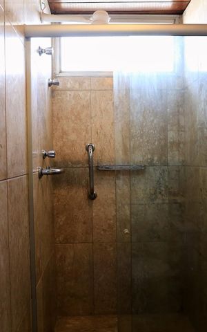 Apartamento à venda com 230m², 4 quartos e 2 vagas Apartamento à venda com 230m², 4 quartos e 2 vagasBanheiro da Suíte