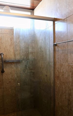 Apartamento à venda com 230m², 4 quartos e 2 vagas Apartamento à venda com 230m², 4 quartos e 2 vagasBanheiro da Suíte