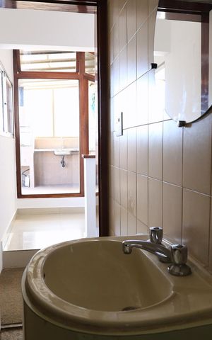 Apartamento à venda com 230m², 4 quartos e 2 vagas Apartamento à venda com 230m², 4 quartos e 2 vagasBanheiro 1