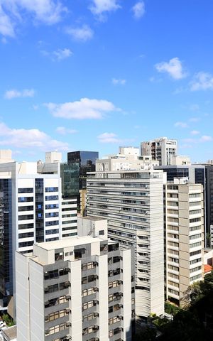 Apartamento à venda com 230m², 4 quartos e 2 vagas Apartamento à venda com 230m², 4 quartos e 2 vagasVista