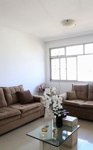 Apartamento à venda com 230m², 4 quartos e 2 vagas Apartamento à venda com 230m², 4 quartos e 2 vagasSala