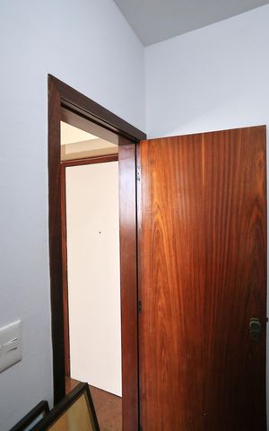 Apartamento à venda com 230m², 4 quartos e 2 vagas Apartamento à venda com 230m², 4 quartos e 2 vagasQuarto de Serviço