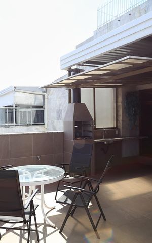 Apartamento à venda com 230m², 4 quartos e 2 vagas Apartamento à venda com 230m², 4 quartos e 2 vagasCobertura