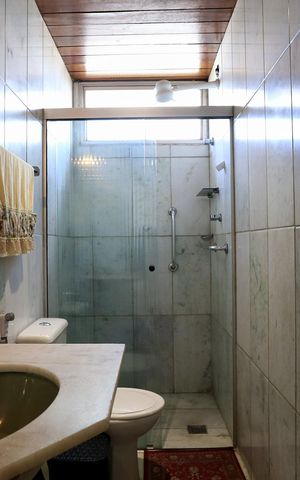 Apartamento à venda com 230m², 4 quartos e 2 vagas Apartamento à venda com 230m², 4 quartos e 2 vagasBanheiro