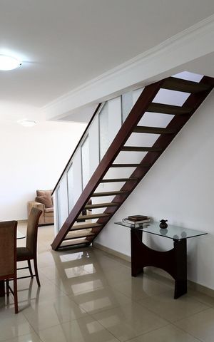 Apartamento à venda com 230m², 4 quartos e 2 vagas Apartamento à venda com 230m², 4 quartos e 2 vagasSala de Jantar