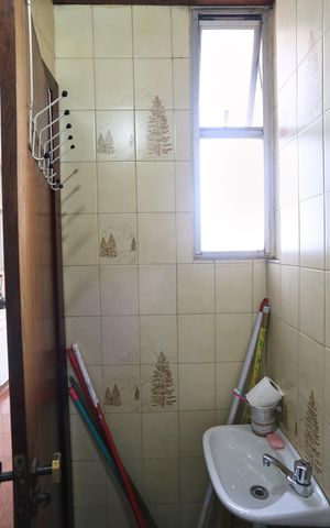 Apartamento à venda com 230m², 4 quartos e 2 vagas Apartamento à venda com 230m², 4 quartos e 2 vagasBanheiro de serviço