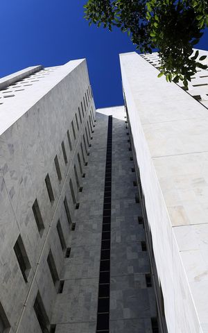 Apartamento à venda com 230m², 4 quartos e 2 vagas Apartamento à venda com 230m², 4 quartos e 2 vagasFachada