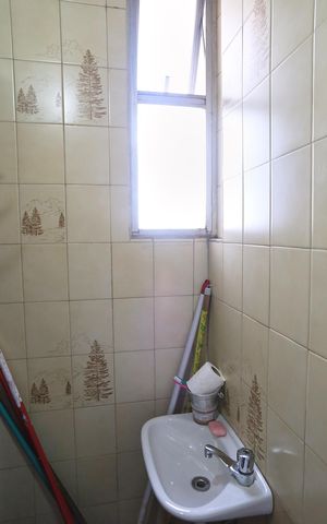 Apartamento à venda com 230m², 4 quartos e 2 vagas Apartamento à venda com 230m², 4 quartos e 2 vagasBanheiro de serviço