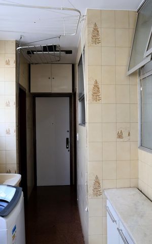 Apartamento à venda com 230m², 4 quartos e 2 vagas Apartamento à venda com 230m², 4 quartos e 2 vagasÁrea de Serviço