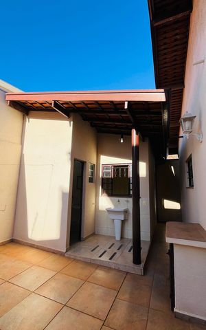 Casa à venda com 139m², 3 quartos e 2 vagas