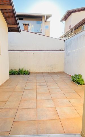 Casa à venda com 139m², 3 quartos e 2 vagas