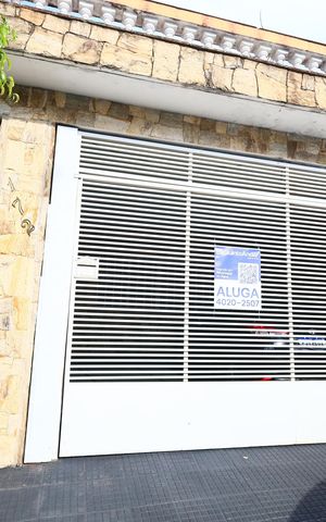 Casa à venda com 350m², 3 quartos e 2 vagasFachada