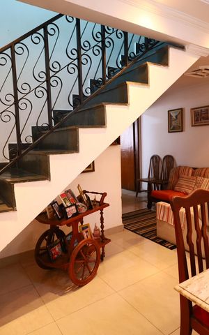 Casa à venda com 350m², 3 quartos e 2 vagasSala