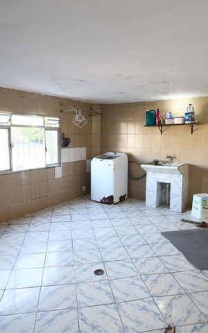 Casa à venda com 350m², 3 quartos e 2 vagasÁrea de Serviço