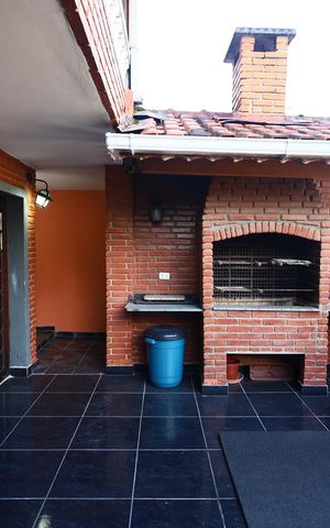 Casa à venda com 350m², 3 quartos e 2 vagasChurrasqueira