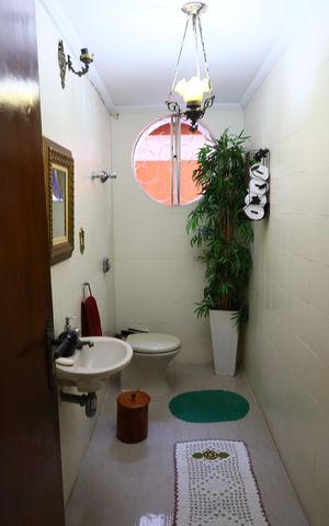 Casa à venda com 350m², 3 quartos e 2 vagasLavabo