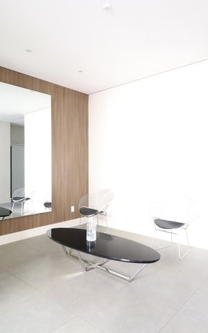 Apartamento para alugar com 74m², 2 quartos e 2 vagasHall social