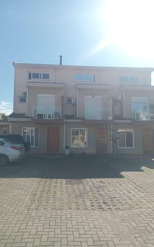 Casa de condomínio à venda com 96m², 2 quartos e 1 vaga Casa de condomínio à venda com 96m², 2 quartos e 1 vagaFachada