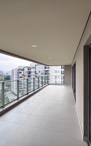 Apartamento à venda com 205m², 3 quartos e 3 vagas Apartamento à venda com 205m², 3 quartos e 3 vagasVaranda