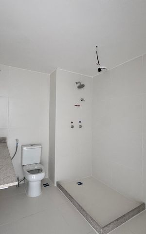 Apartamento à venda com 205m², 3 quartos e 3 vagas Apartamento à venda com 205m², 3 quartos e 3 vagasSuíte 2 - Banheiro