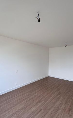 Apartamento à venda com 205m², 3 quartos e 3 vagas Apartamento à venda com 205m², 3 quartos e 3 vagasSuíte 3