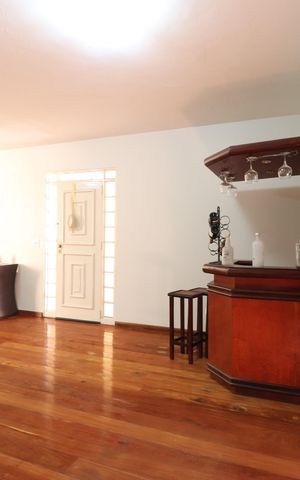 Casa para alugar com 269m², 3 quartos e 3 vagasSala