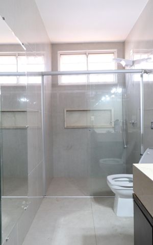 Casa para alugar com 269m², 3 quartos e 3 vagasBanheiro Social