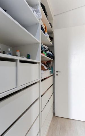 Apartamento à venda com 90m², 2 quartos e 2 vagas Apartamento à venda com 90m², 2 quartos e 2 vagasCloset da suíte