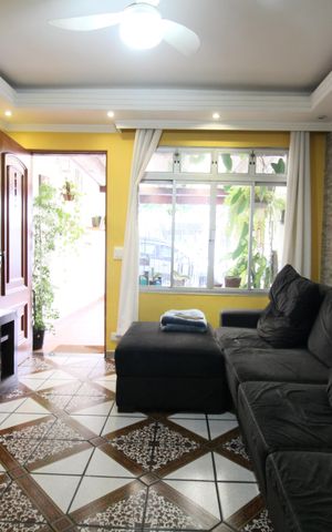 Casa à venda com 77m², 3 quartos e 1 vagaSala