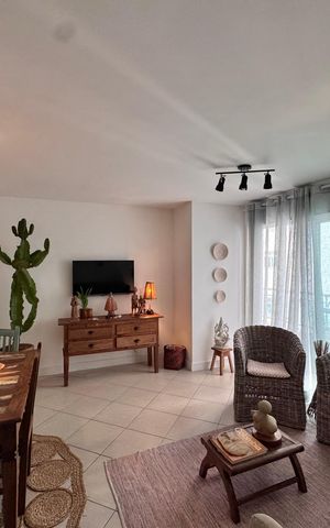 Apartamento à venda com 95m², 2 quartos e 2 vagas Apartamento à venda com 95m², 2 quartos e 2 vagasSala