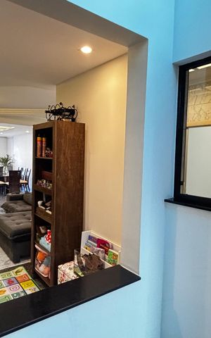Casa para alugar com 356m², 3 quartos e 4 vagasSala - Sala de Estar - Escada