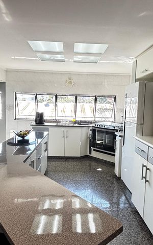 Casa para alugar com 356m², 3 quartos e 4 vagasCozinha