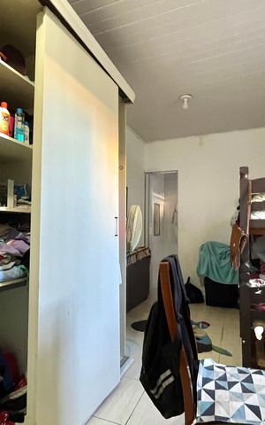 Casa à venda com 100m², 3 quartos e 1 vaga Casa à venda com 100m², 3 quartos e 1 vagaSuite